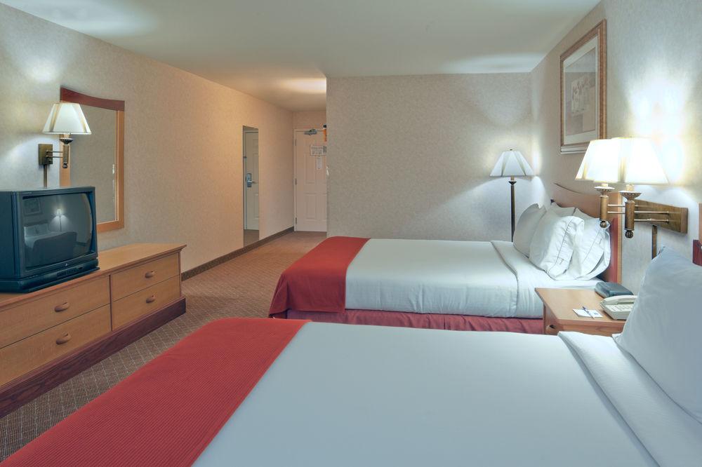 Holiday Inn Express & Suites Tracy By Ihg מראה חיצוני תמונה