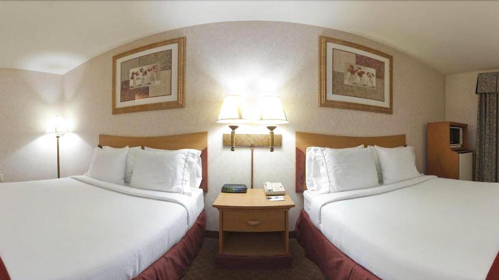 Holiday Inn Express & Suites Tracy By Ihg מראה חיצוני תמונה