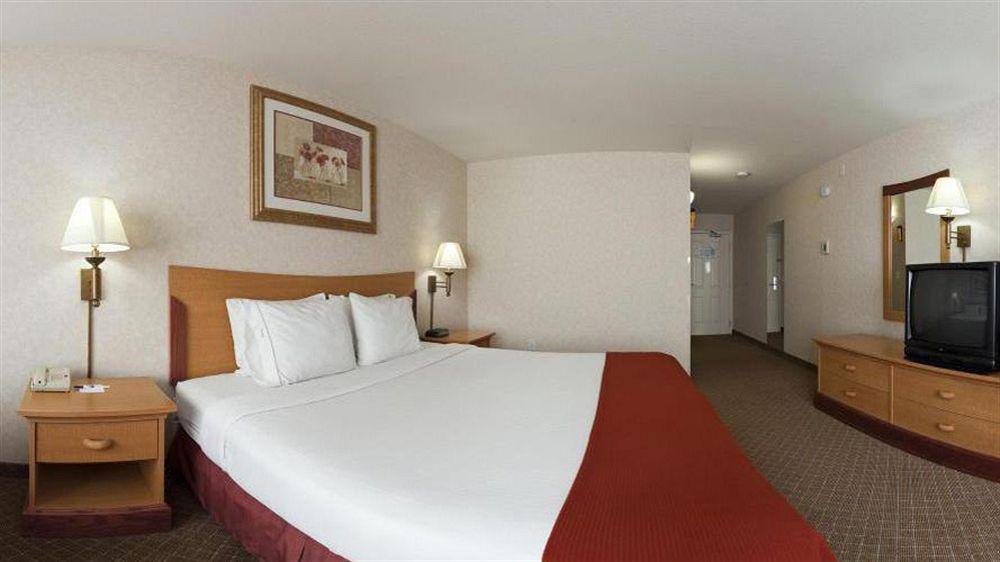 Holiday Inn Express & Suites Tracy By Ihg מראה חיצוני תמונה