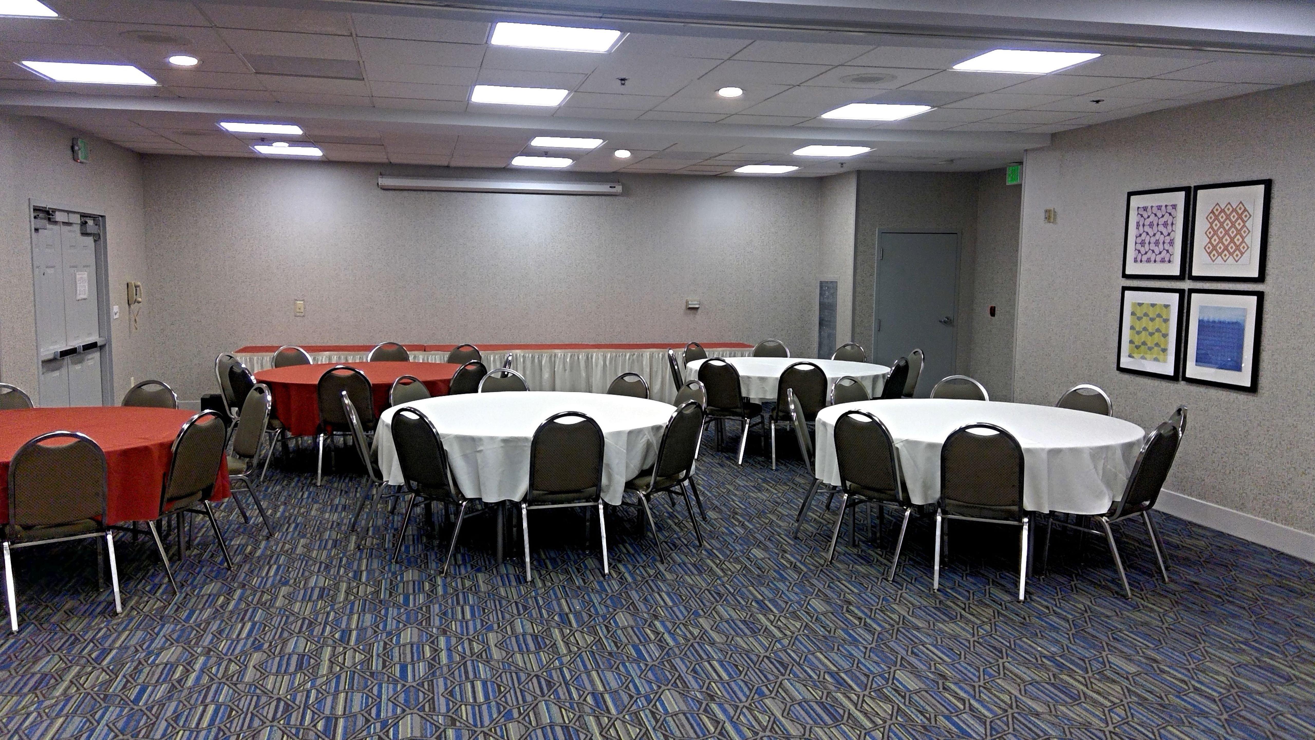 Holiday Inn Express & Suites Tracy By Ihg מראה חיצוני תמונה