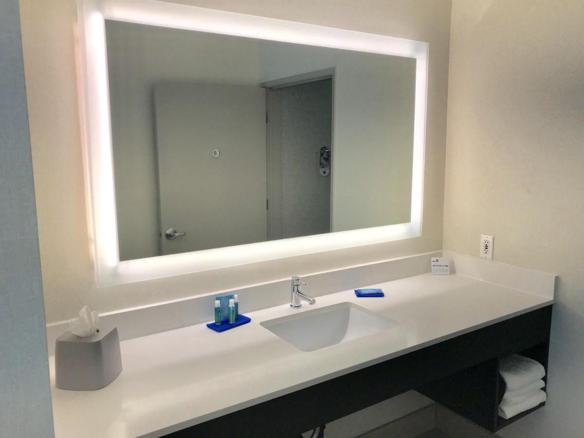 Holiday Inn Express & Suites Tracy By Ihg מראה חיצוני תמונה
